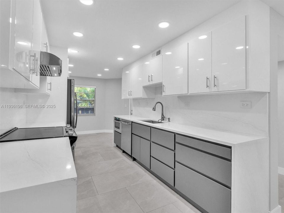 待售: $365,000 (2 贝兹, 2 浴室, 1157 平方英尺)