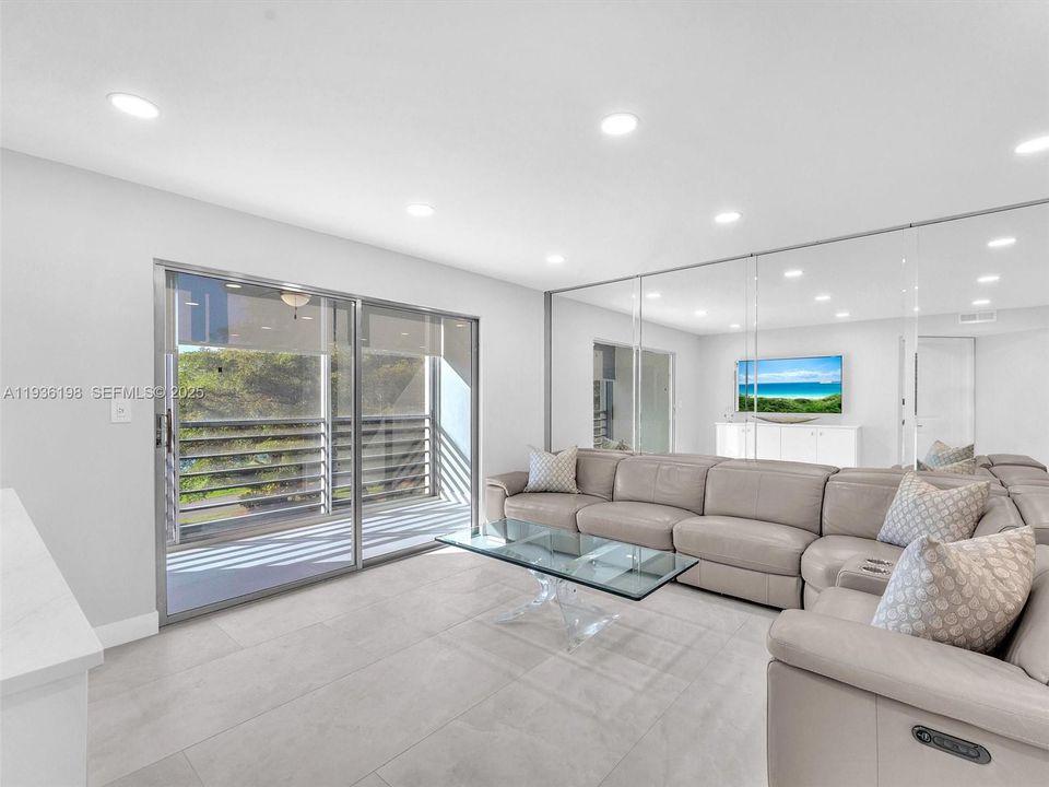 待售: $365,000 (2 贝兹, 2 浴室, 1157 平方英尺)