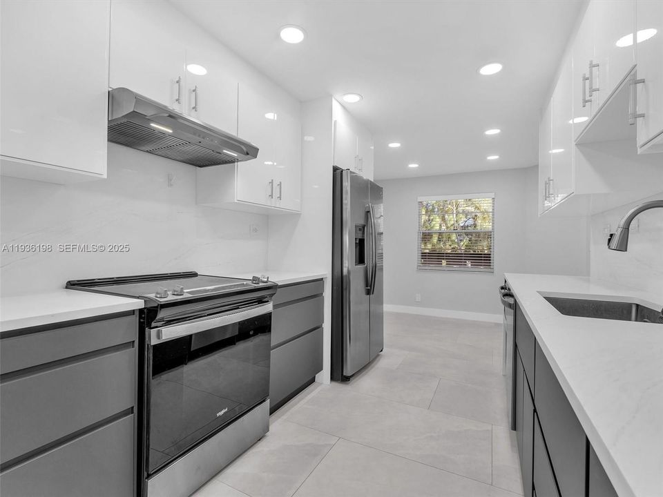 待售: $365,000 (2 贝兹, 2 浴室, 1157 平方英尺)