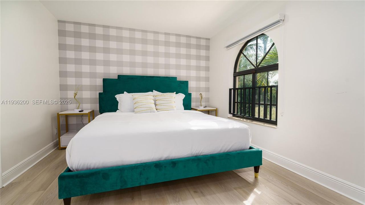 En Renta: $23,995 (8 camas, 5 baños, 4958 Pies cuadrados)