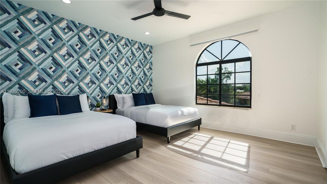 En Renta: $23,995 (8 camas, 5 baños, 4958 Pies cuadrados)