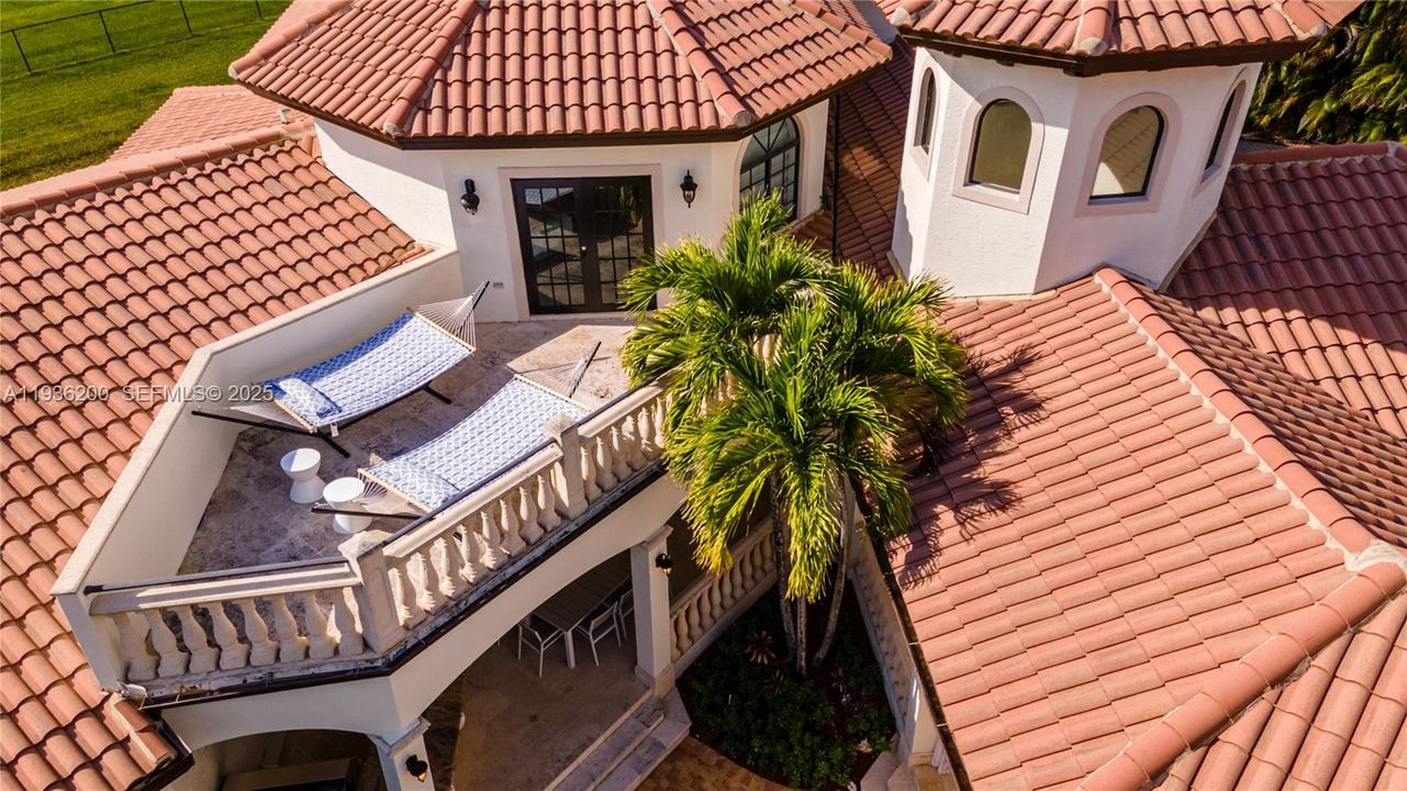 En Renta: $23,995 (8 camas, 5 baños, 4958 Pies cuadrados)