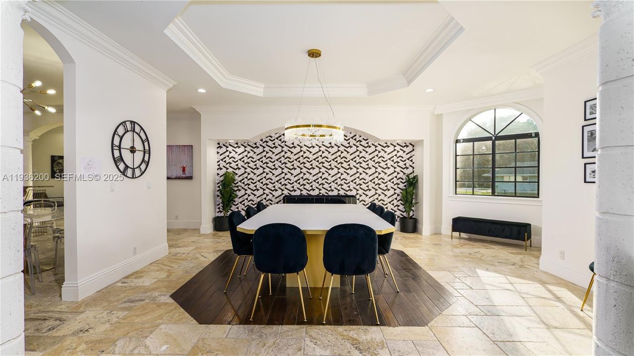 En Renta: $23,995 (8 camas, 5 baños, 4958 Pies cuadrados)