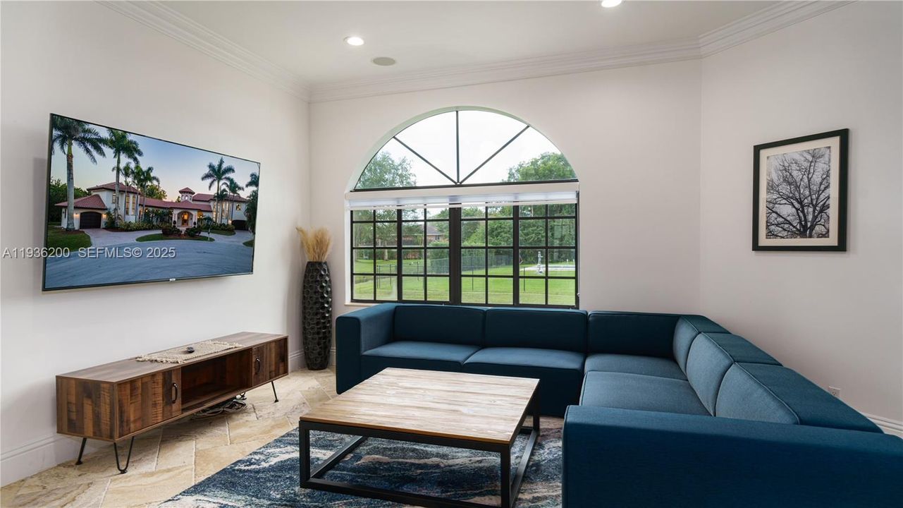 En Renta: $23,995 (8 camas, 5 baños, 4958 Pies cuadrados)