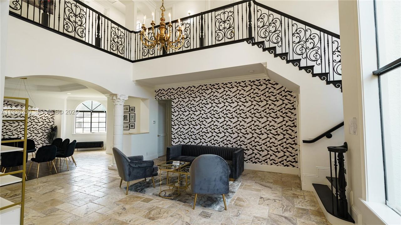 En Renta: $23,995 (8 camas, 5 baños, 4958 Pies cuadrados)