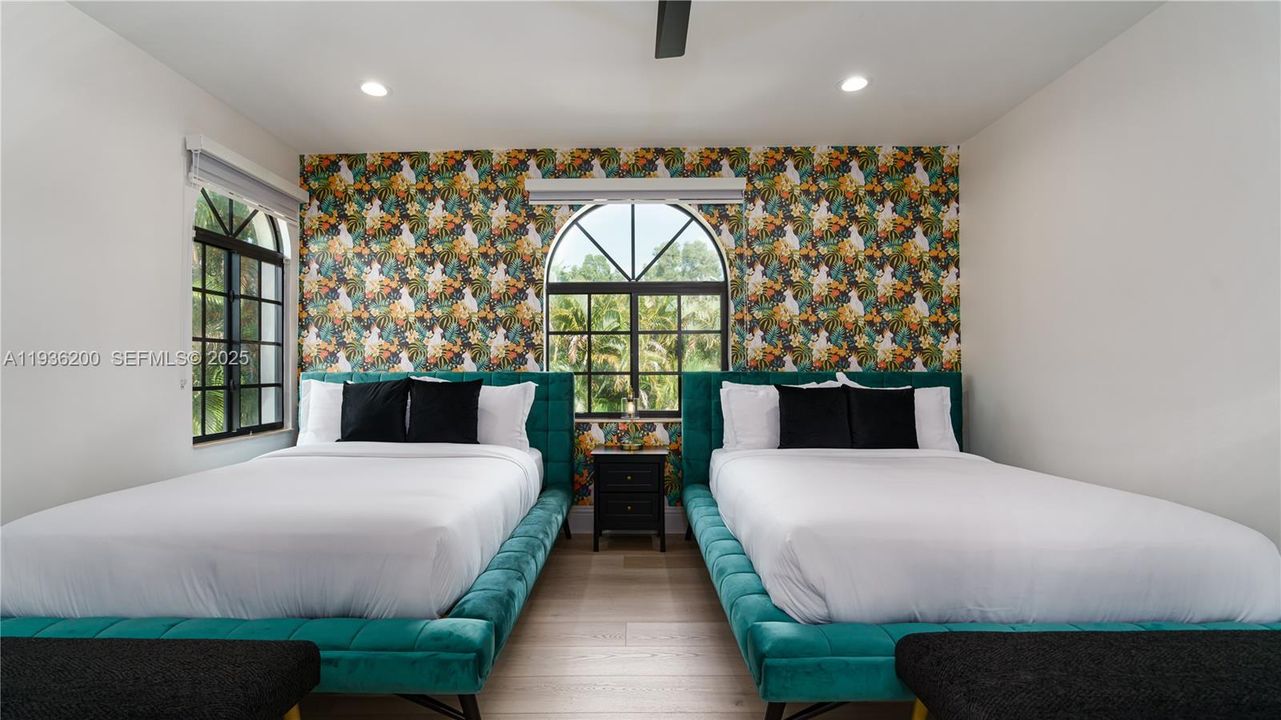 En Renta: $23,995 (8 camas, 5 baños, 4958 Pies cuadrados)