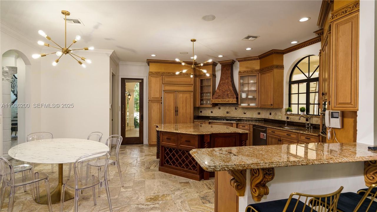 En Renta: $23,995 (8 camas, 5 baños, 4958 Pies cuadrados)