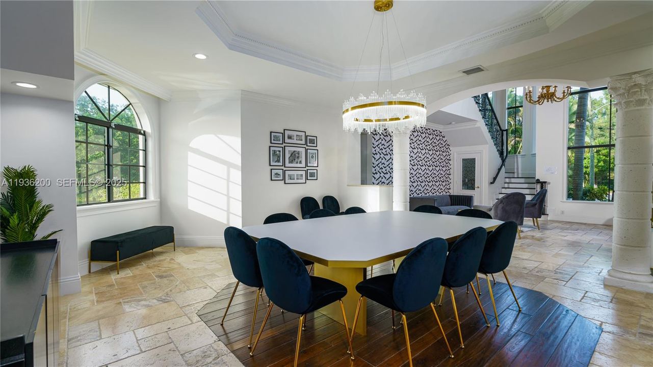 En Renta: $23,995 (8 camas, 5 baños, 4958 Pies cuadrados)