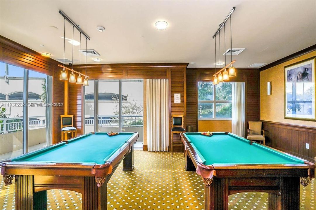 В аренду: $3,700 (2 спален, 2 ванн, 1245 Квадратных фут)