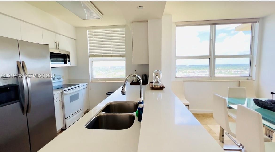 В аренду: $3,700 (2 спален, 2 ванн, 1245 Квадратных фут)