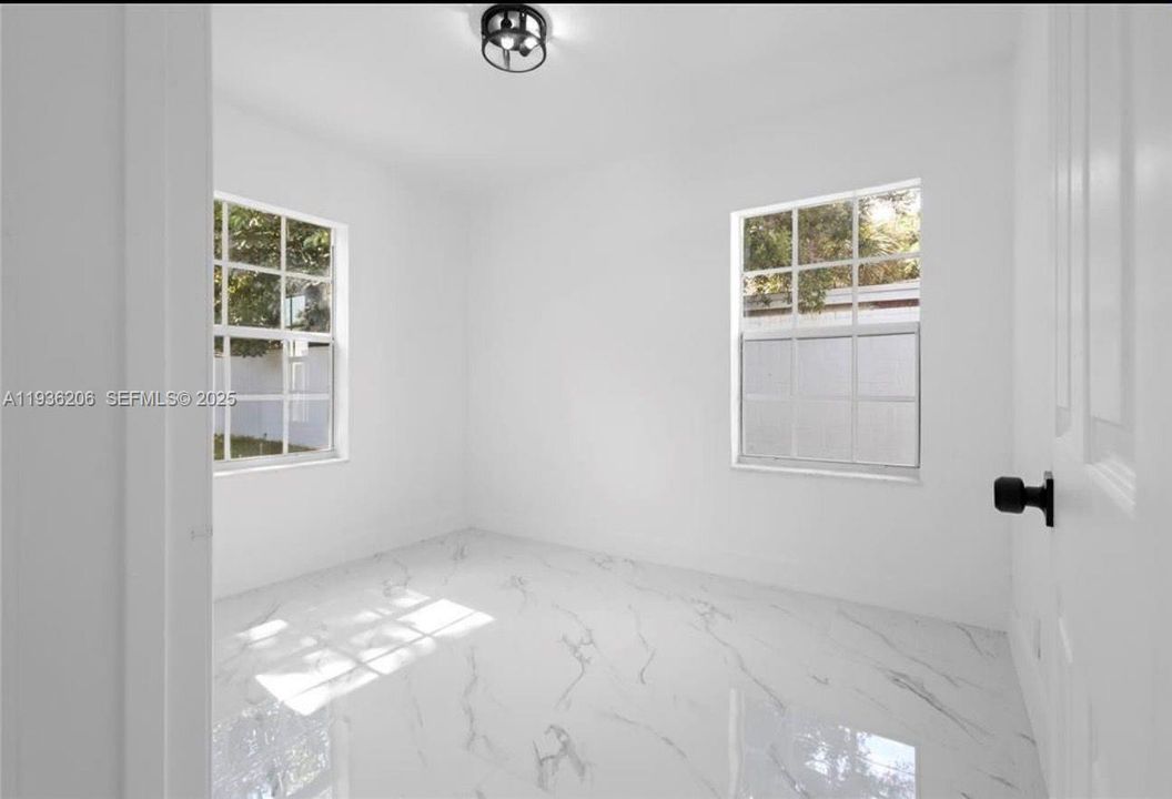 En Venta: $549,999 (3 camas, 2 baños, 1904 Pies cuadrados)