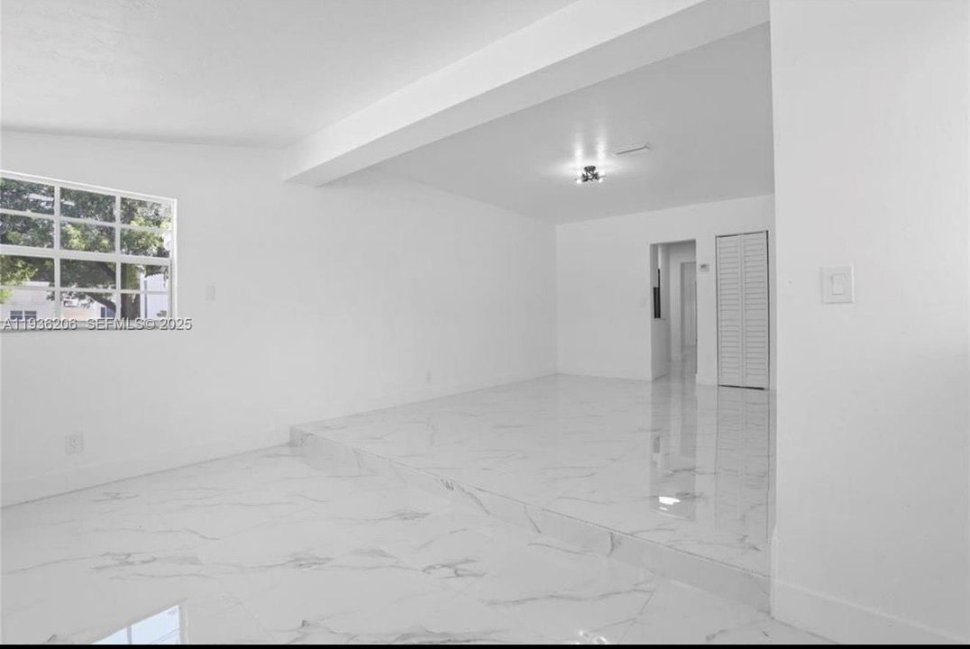 En Venta: $549,999 (3 camas, 2 baños, 1904 Pies cuadrados)