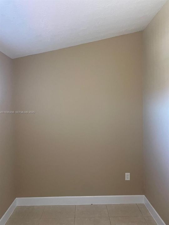 For Rent: $2,350 (3 beds, 2 baths, 1329 Square Feet)