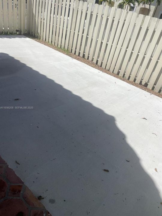 For Rent: $2,350 (3 beds, 2 baths, 1329 Square Feet)