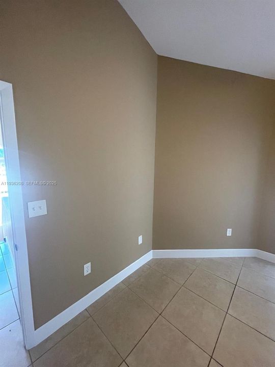 For Rent: $2,350 (3 beds, 2 baths, 1329 Square Feet)