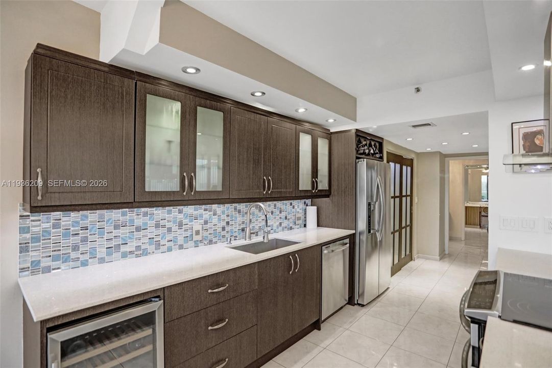 For Sale: $645,000 (2 beds, 2 baths, 1800 Square Feet)