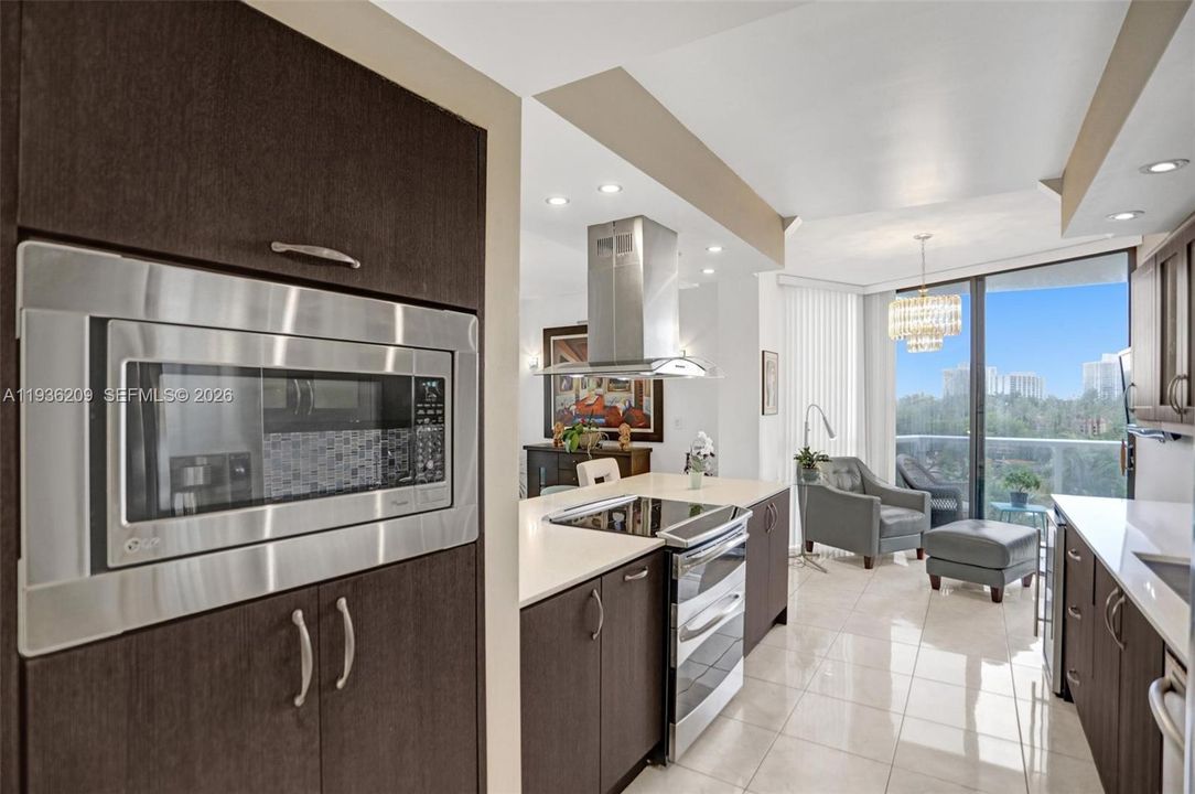 For Sale: $645,000 (2 beds, 2 baths, 1800 Square Feet)