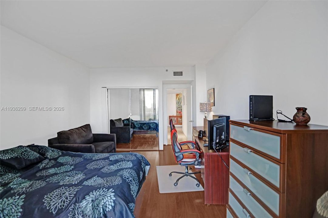 For Sale: $645,000 (2 beds, 2 baths, 1800 Square Feet)