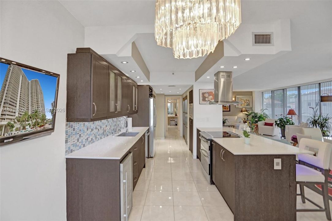 For Sale: $645,000 (2 beds, 2 baths, 1800 Square Feet)