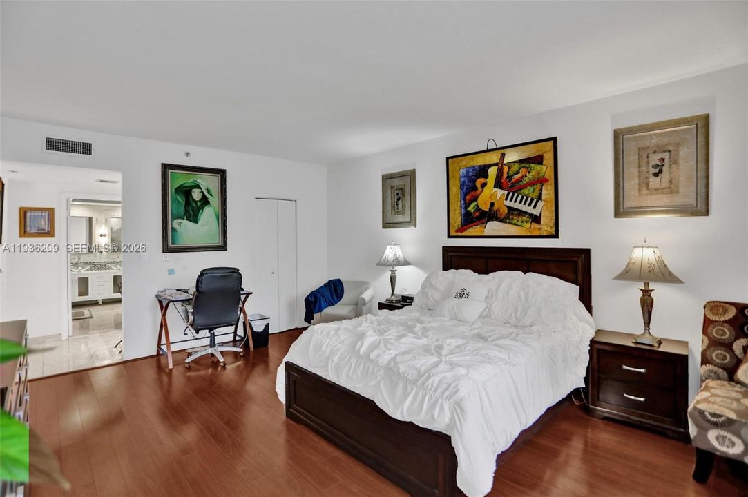 For Sale: $645,000 (2 beds, 2 baths, 1800 Square Feet)