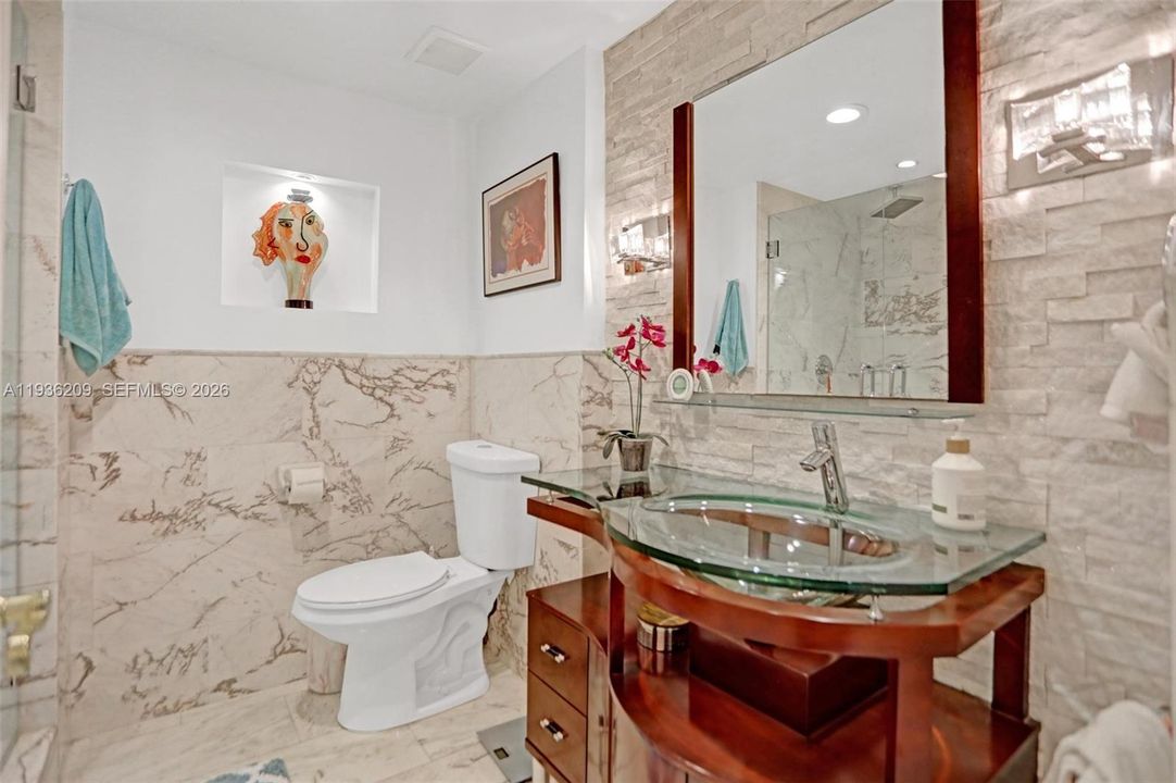 For Sale: $645,000 (2 beds, 2 baths, 1800 Square Feet)