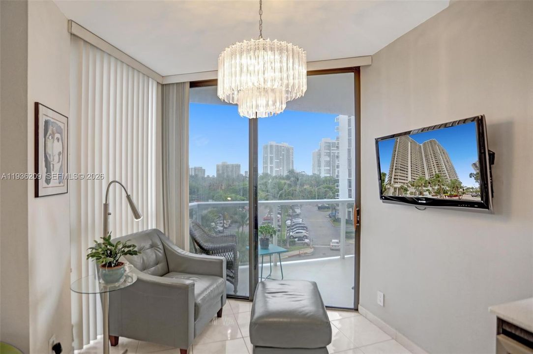 For Sale: $645,000 (2 beds, 2 baths, 1800 Square Feet)