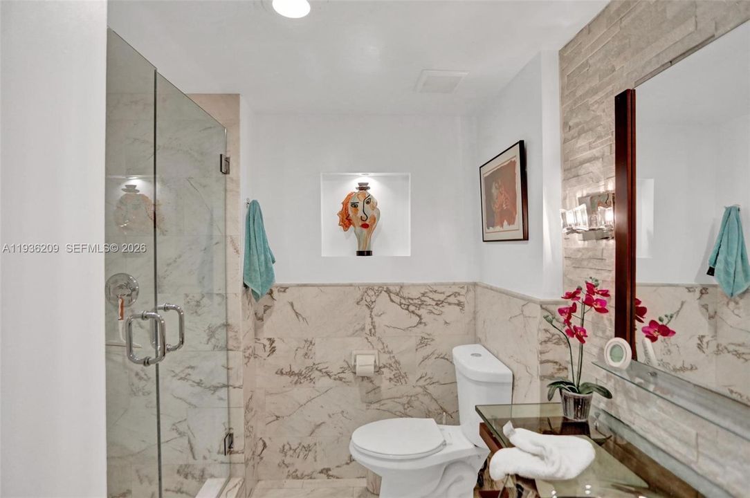For Sale: $645,000 (2 beds, 2 baths, 1800 Square Feet)