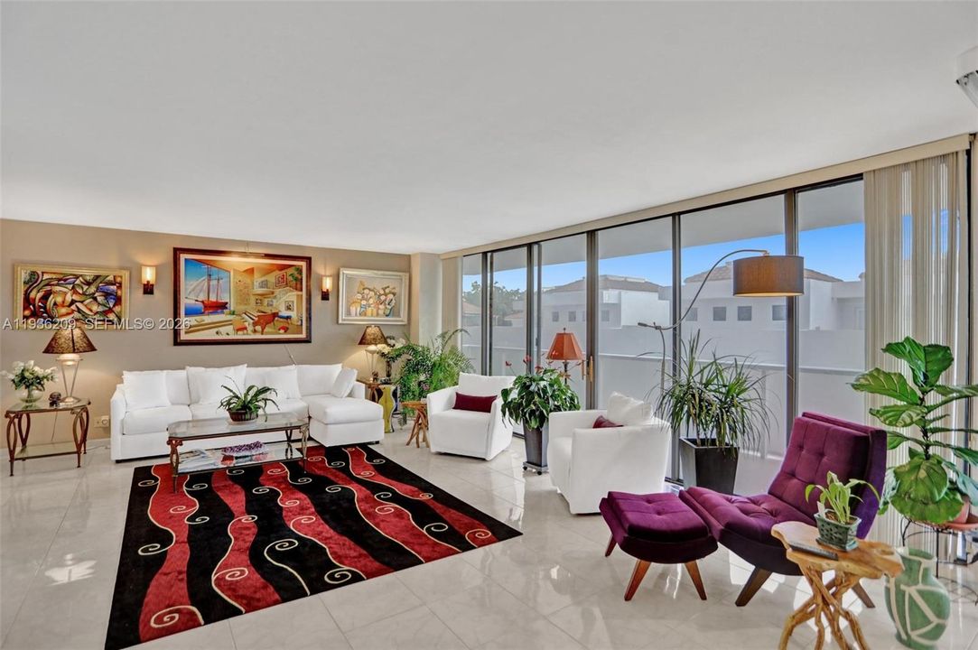 For Sale: $645,000 (2 beds, 2 baths, 1800 Square Feet)