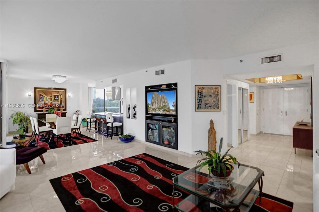 For Sale: $645,000 (2 beds, 2 baths, 1800 Square Feet)