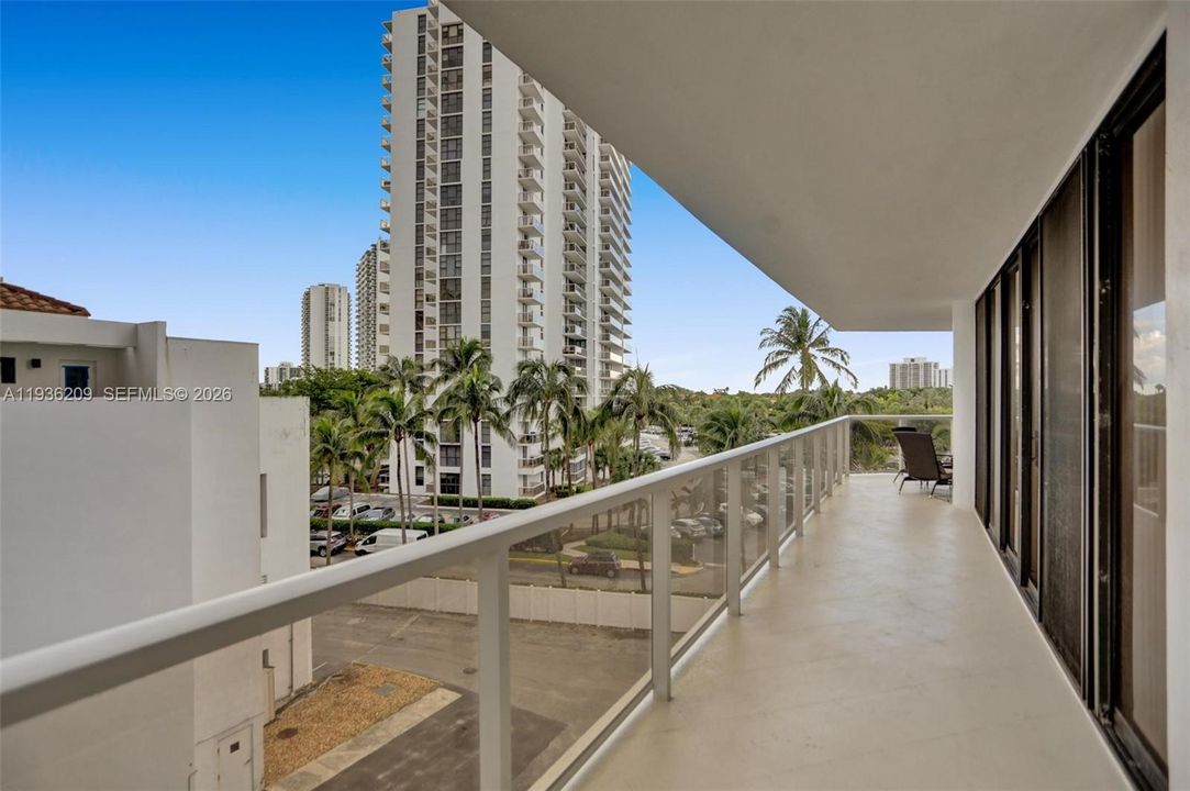 For Sale: $645,000 (2 beds, 2 baths, 1800 Square Feet)