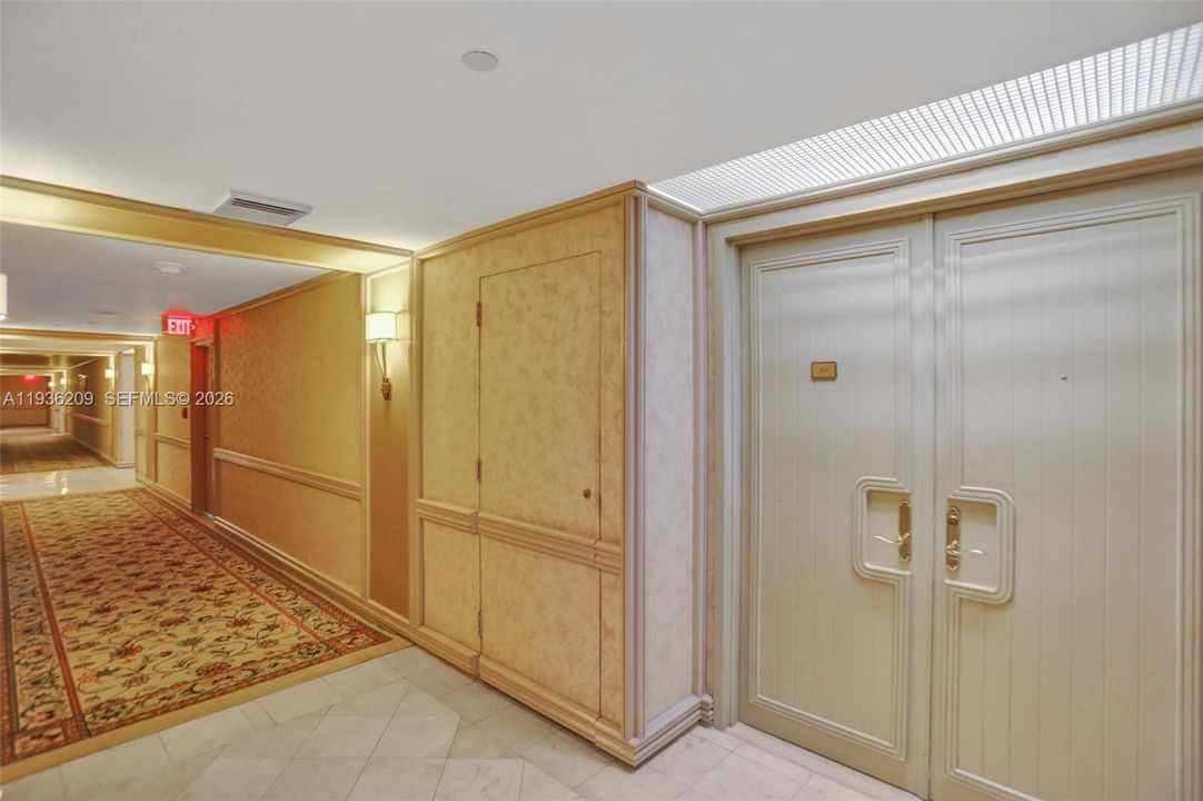 For Sale: $645,000 (2 beds, 2 baths, 1800 Square Feet)