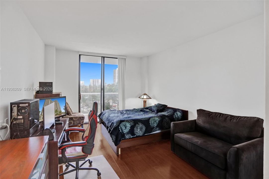For Sale: $645,000 (2 beds, 2 baths, 1800 Square Feet)