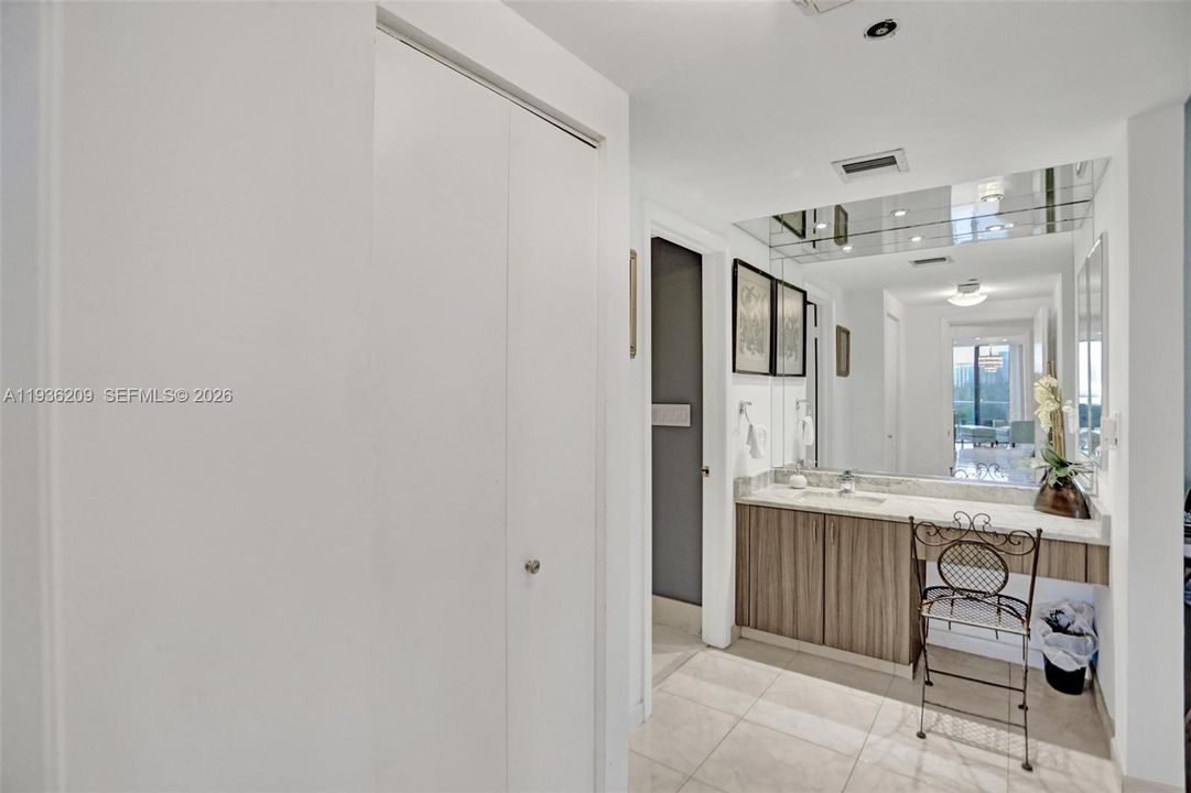 For Sale: $645,000 (2 beds, 2 baths, 1800 Square Feet)