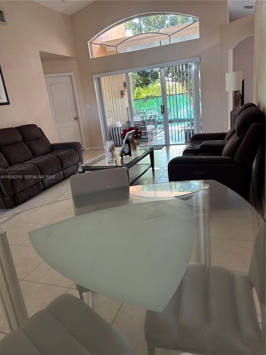 For Rent: $3,500 (3 beds, 2 baths, 1591 Square Feet)