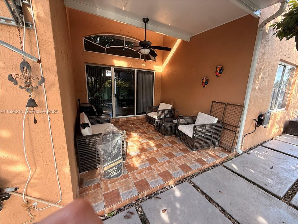 For Rent: $3,500 (3 beds, 2 baths, 1591 Square Feet)