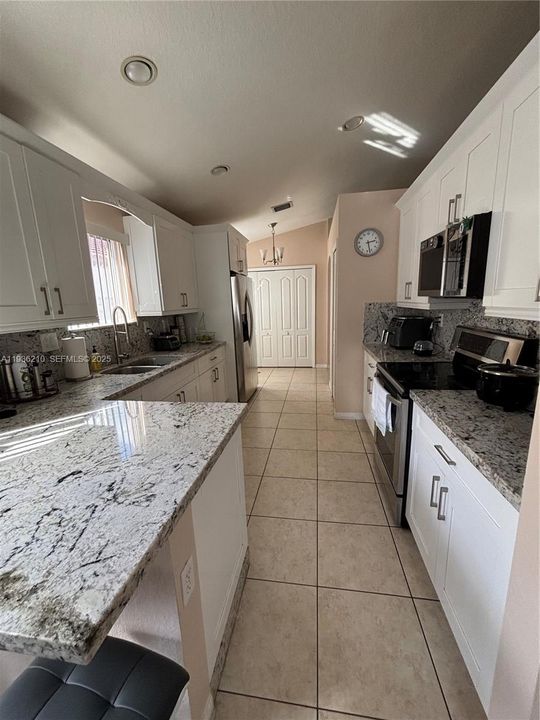 For Rent: $3,500 (3 beds, 2 baths, 1591 Square Feet)