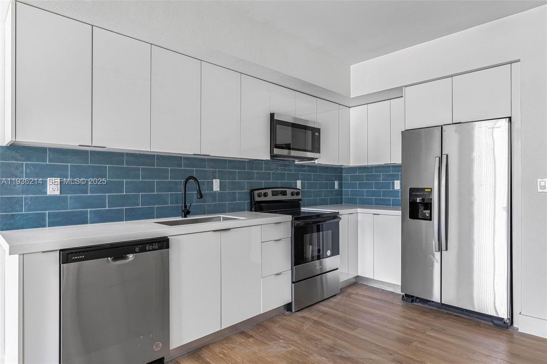 В аренду: $2,600 (2 спален, 2 ванн, 1150 Квадратных фут)