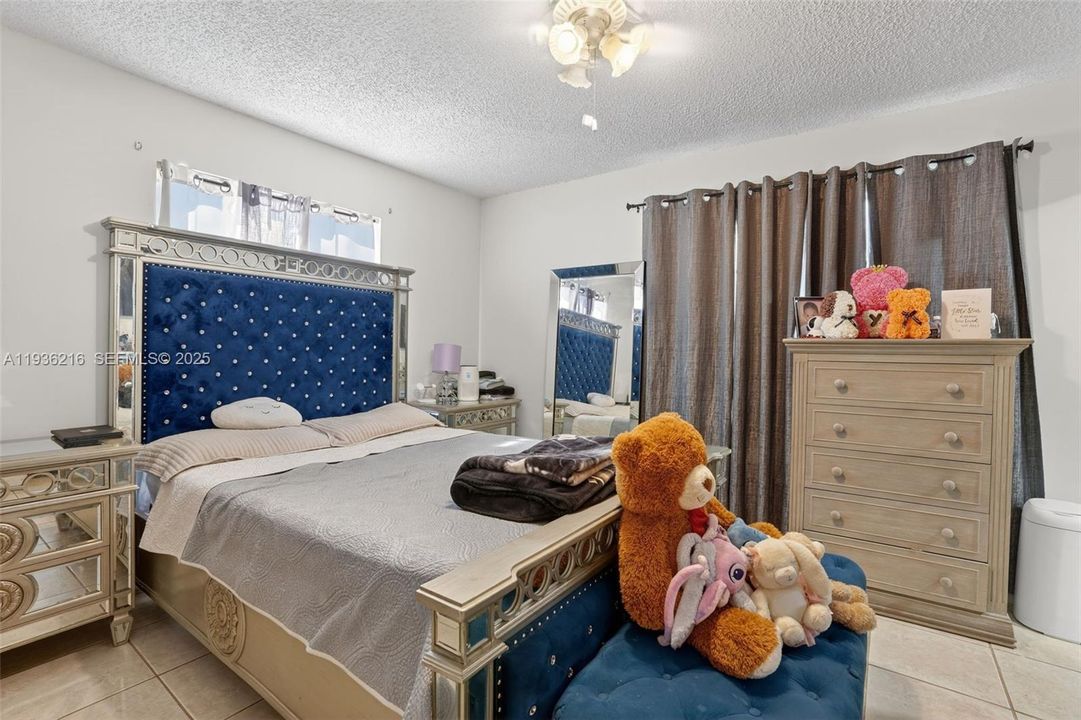 На продажу: $730,000 (4 спален, 3 ванн, 2804 Квадратных фут)