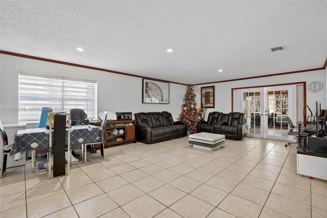 На продажу: $730,000 (4 спален, 3 ванн, 2804 Квадратных фут)