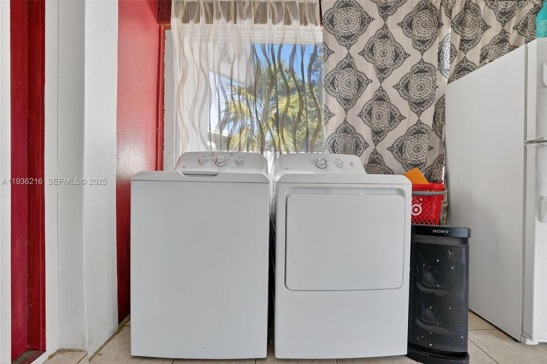 На продажу: $730,000 (4 спален, 3 ванн, 2804 Квадратных фут)