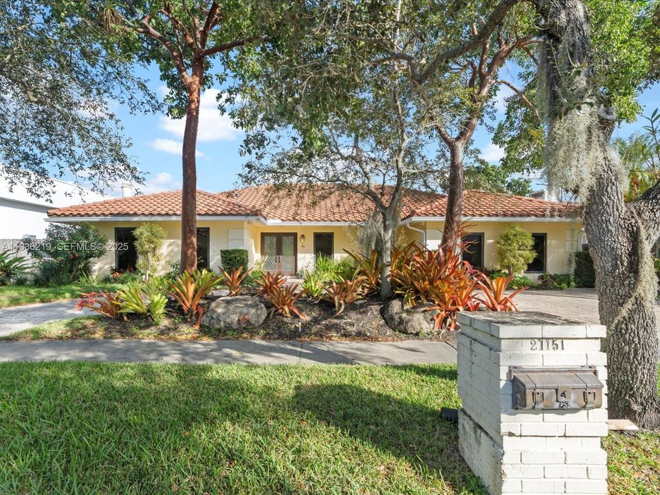 В аренду: $11,500 (5 спален, 3 ванн, 3329 Квадратных фут)