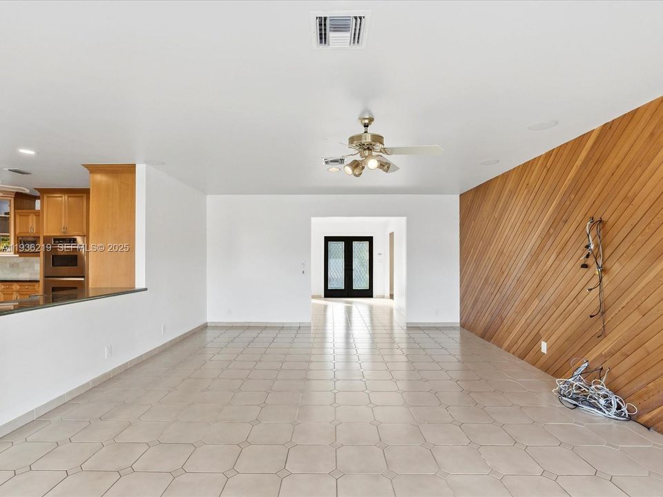 В аренду: $11,500 (5 спален, 3 ванн, 3329 Квадратных фут)