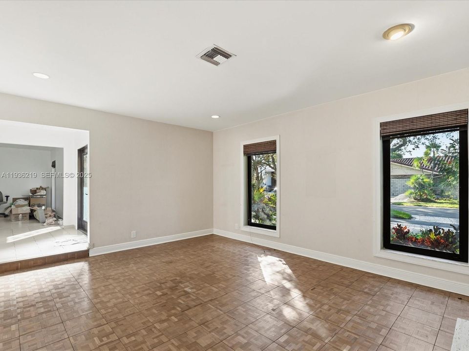 В аренду: $11,500 (5 спален, 3 ванн, 3329 Квадратных фут)