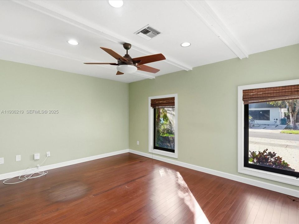 В аренду: $11,500 (5 спален, 3 ванн, 3329 Квадратных фут)