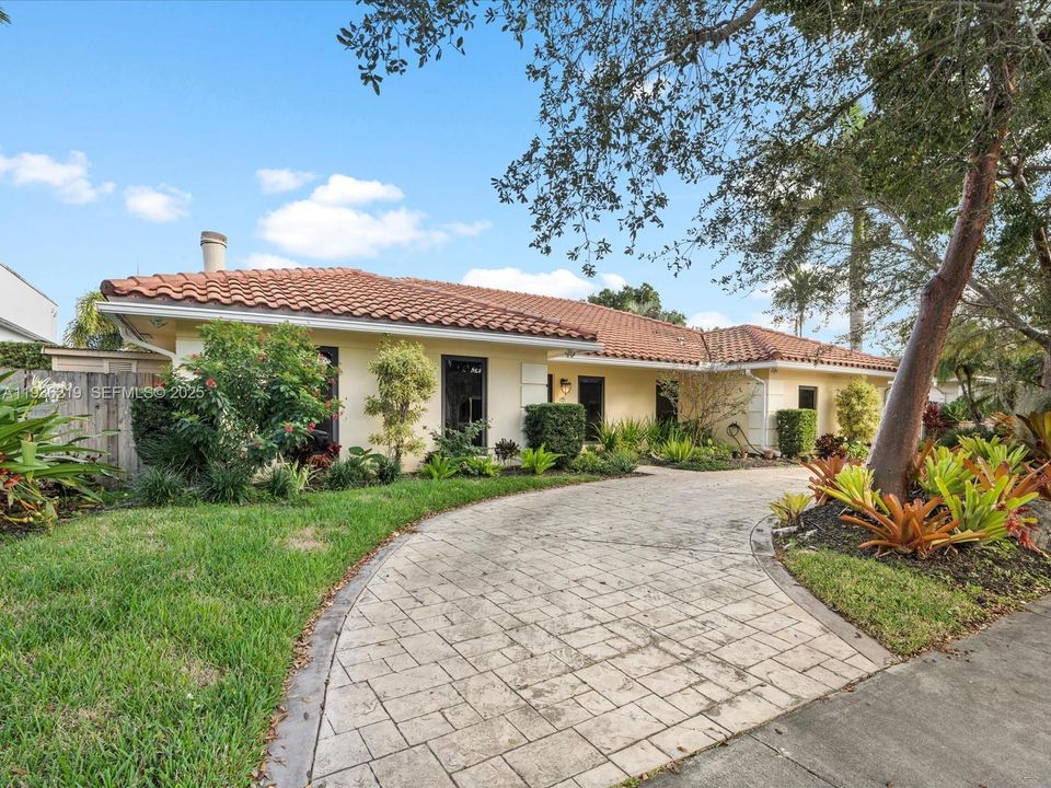 В аренду: $11,500 (5 спален, 3 ванн, 3329 Квадратных фут)