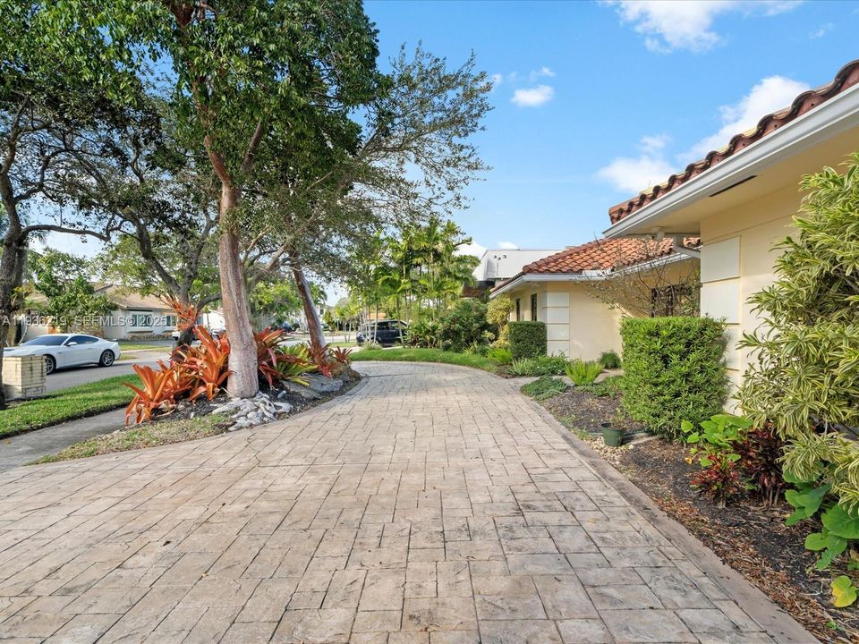 В аренду: $11,500 (5 спален, 3 ванн, 3329 Квадратных фут)