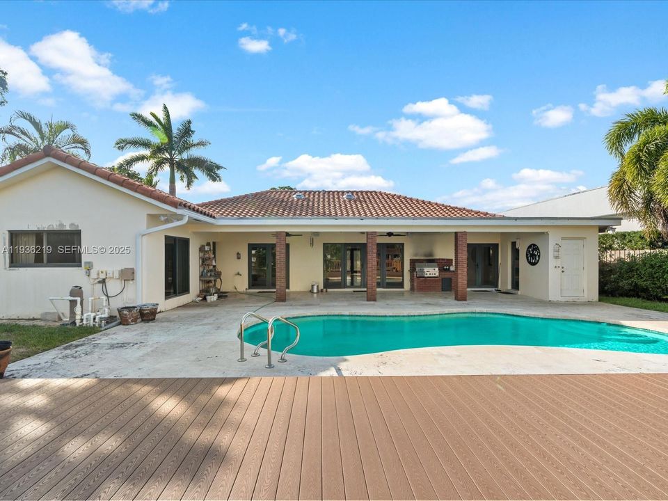 В аренду: $11,500 (5 спален, 3 ванн, 3329 Квадратных фут)