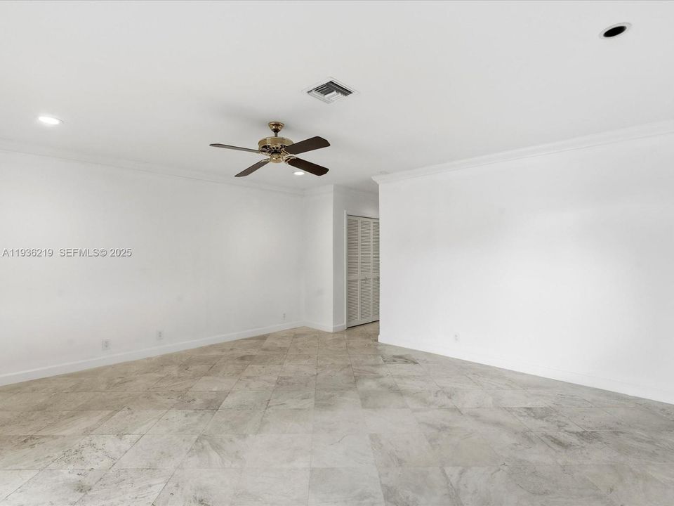 В аренду: $11,500 (5 спален, 3 ванн, 3329 Квадратных фут)