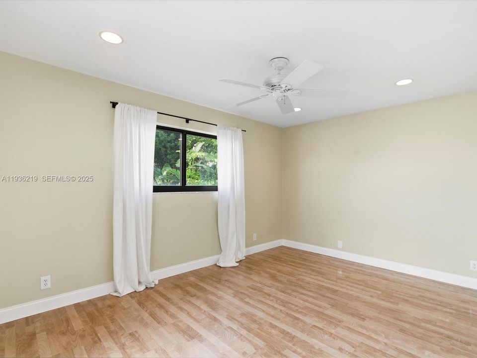 В аренду: $11,500 (5 спален, 3 ванн, 3329 Квадратных фут)