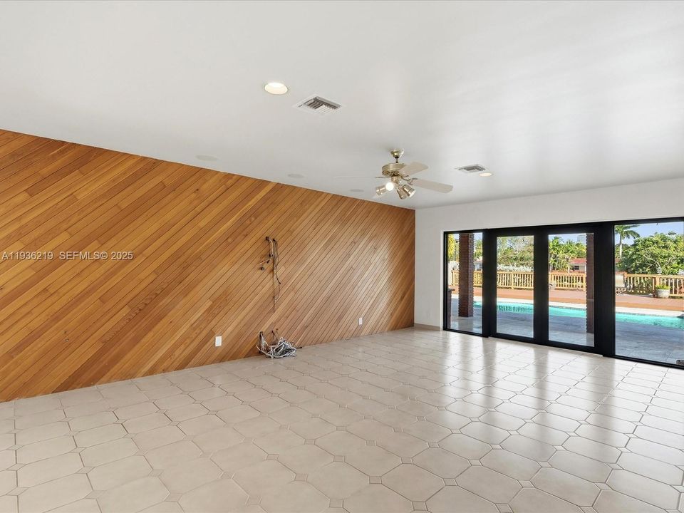 В аренду: $11,500 (5 спален, 3 ванн, 3329 Квадратных фут)